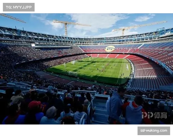 法兰克福球迷远征诺坎普，巴萨回归首战氛围热烈