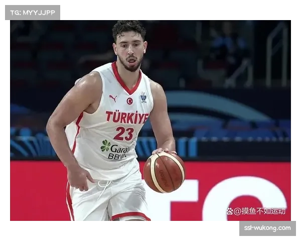 新星阿尔佩伦·申京谈自己的成长：观看大量约基奇比赛录像。